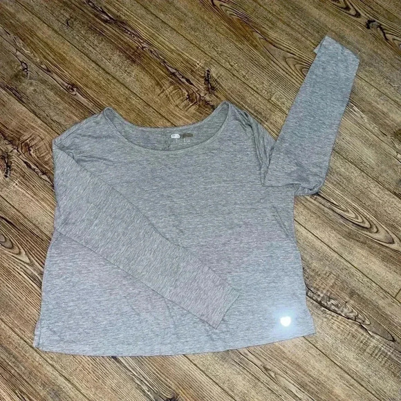 Large gray crop top - Picture 1 of 1